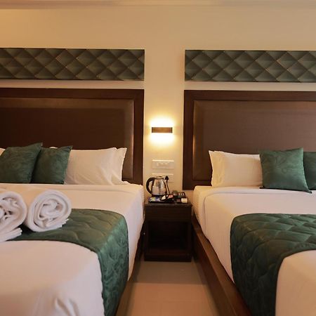 Hotel Aavudai Grand Aralvaimozhi Екстер'єр фото