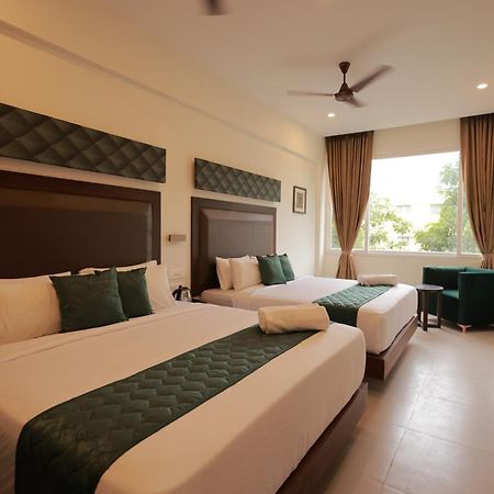 Hotel Aavudai Grand Aralvaimozhi Екстер'єр фото