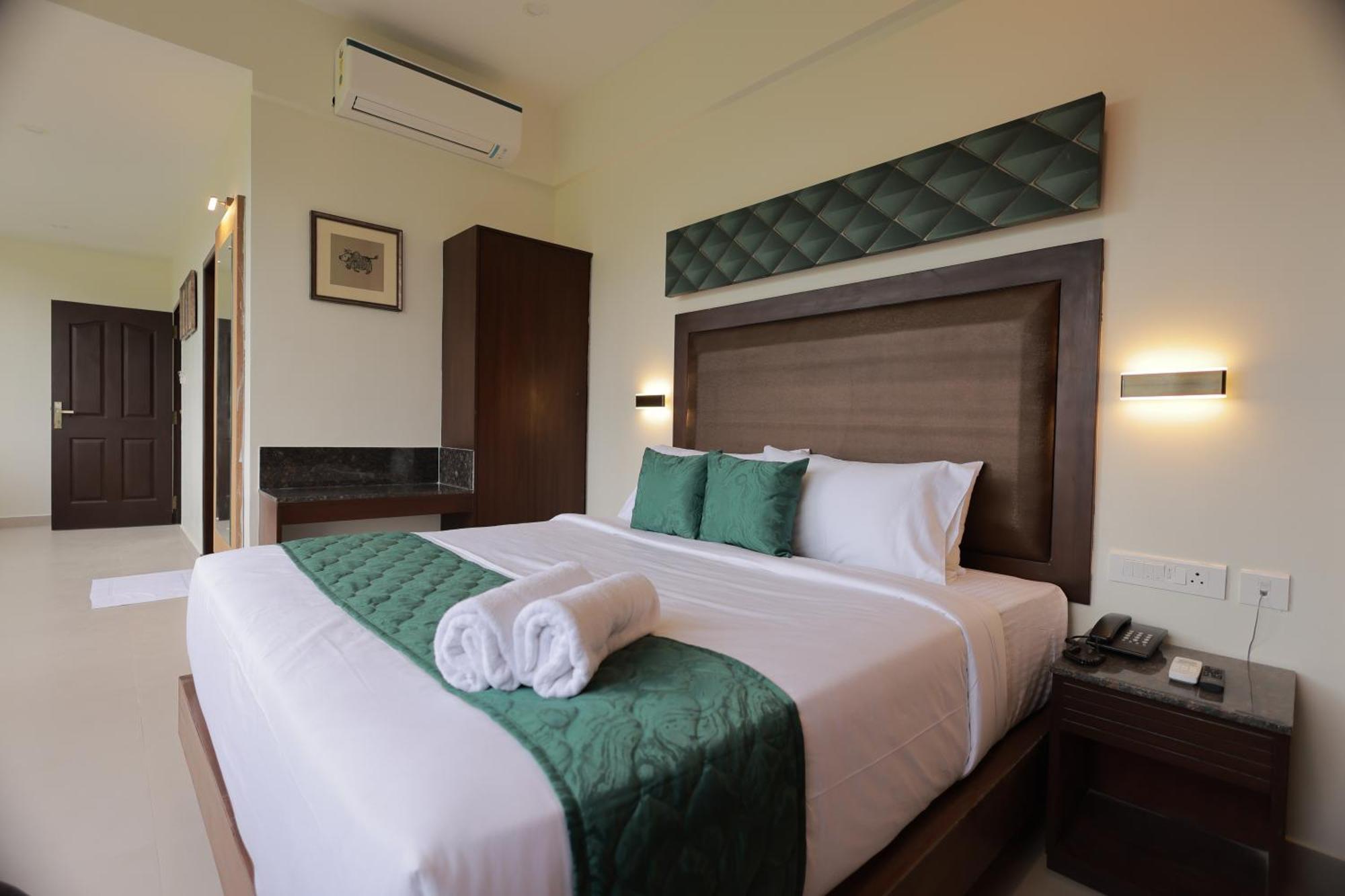 Hotel Aavudai Grand Aralvaimozhi Екстер'єр фото