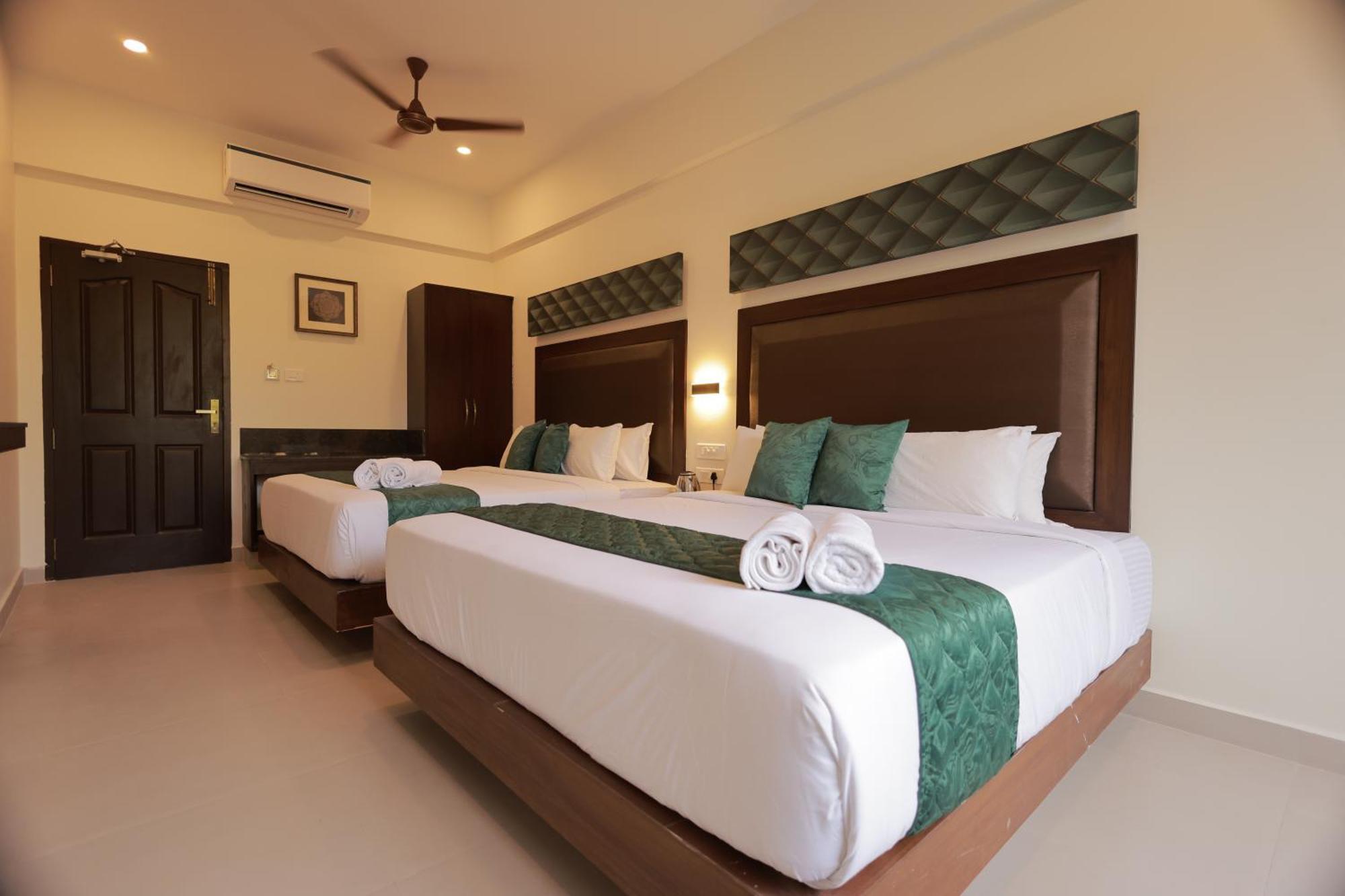 Hotel Aavudai Grand Aralvaimozhi Екстер'єр фото